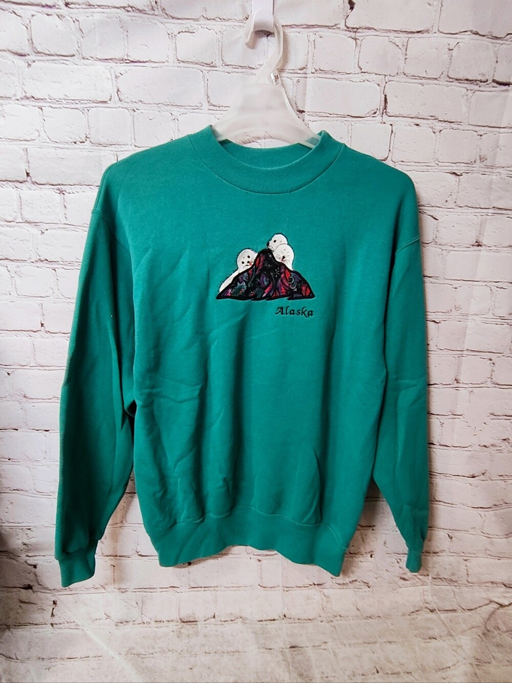 Alaska Seals Puff Print Artsy Vintage Hanes Sweater L